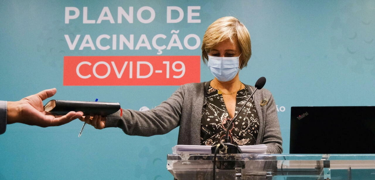 Ministra portuguesa da Saúde, Marta Temido, foi elogiada por sua gestão da pandemia de Covid-19, mas não resistiu à crise no sistema hospitalar do país e pediu demissão