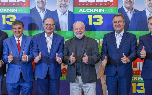 Ex-presidente Luiz Inácio Lula da Silva durante encontro com governadores na cidade de São Paulo