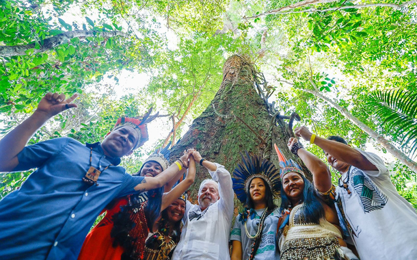 Lula e indígenas na Amazônia