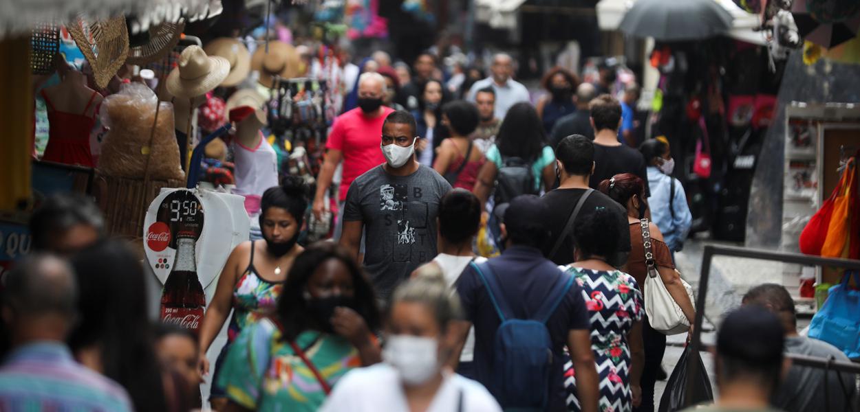 Rua de comércio popular no Rio de Janeiro