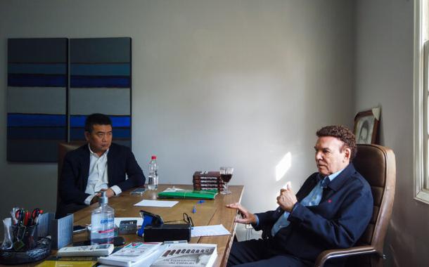 Presidente da Associação Geral de Qingtian do Brasil, André Ye, e o deputado estadual por São Paulo, Campos Machado