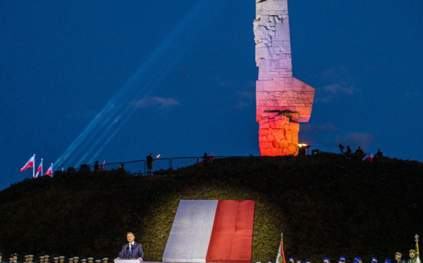 O presidente polonês Andrzej Duda faz um discurso durante uma cerimônia comemorativa para marcar o 81º aniversário da eclosão da Segunda Guerra Mundial no Westerplatte Memorial em Gdansk, Polônia 1 de setembro de 2020