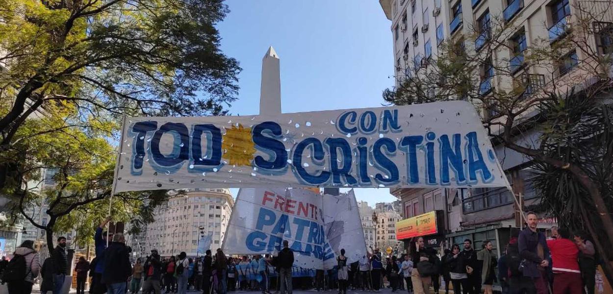 Manifestação em Buenos Aires em apoio a Cristina Kirchner