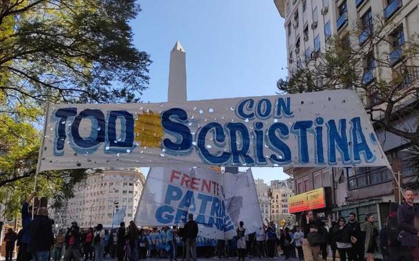 Manifestação em Buenos Aires em apoio a Cristina Kirchner