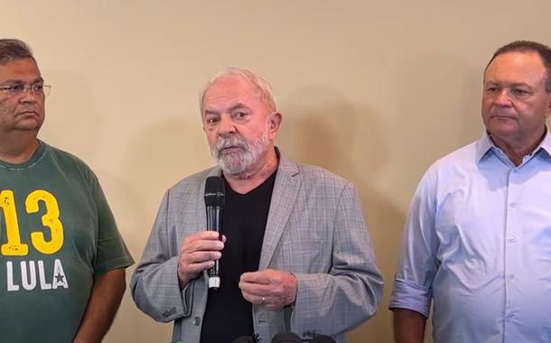 Flávio Dino (à esq.) e o ex-presidente Luiz Inácio Lula da Silva (meio)