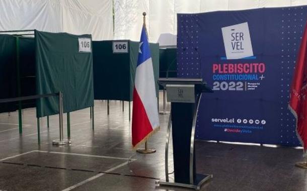 Sala de votação no Chile