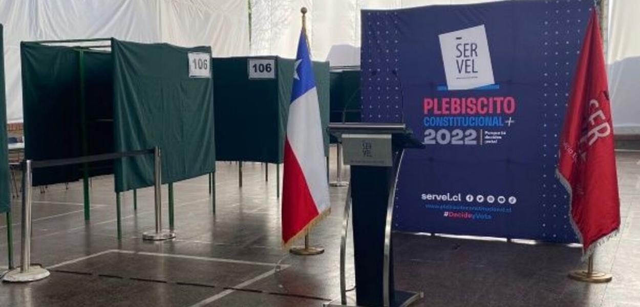 Sala de votação no Chile