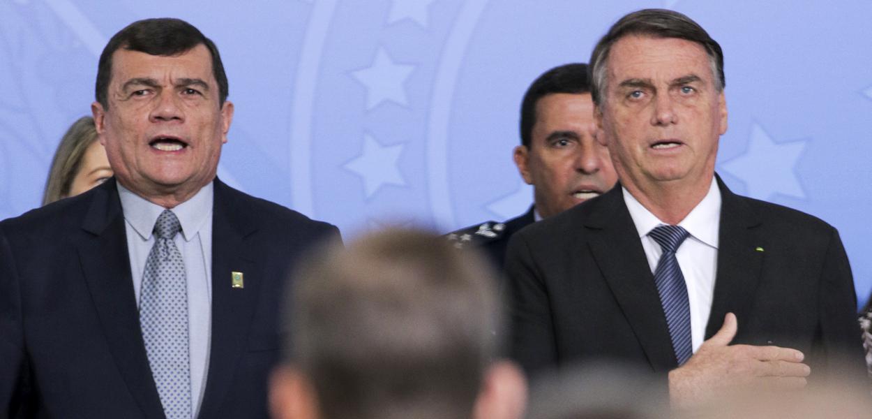 O ministro da Defesa, Paulo Sérgio Nogueira e o presidente da República, Jair Bolsonaro,