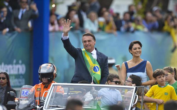 Jair Bolsonaro e Michelle Bolsonaro no desfile cívico-militar de 7 de Setembro de 2022