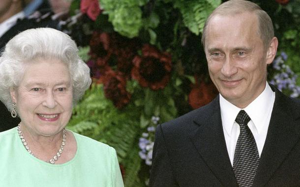 Rainha Elizabeth II e Vladimir Putin