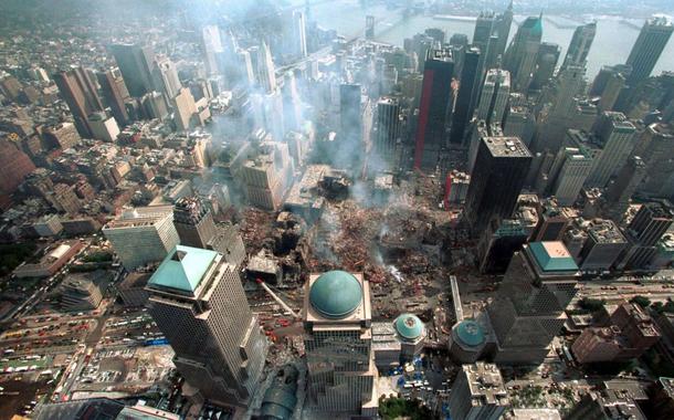 O presidente dos EUA, Joe Biden, fala durante uma cerimônia de colocação de coroa de flores para homenagear as vítimas dos ataques de 11 de setembro de 2001 no Pentágono em Washington, EUA, 11 de setembro de 2022