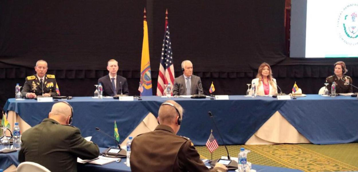 Mesa da Conferência de Defesa Sul-Americana