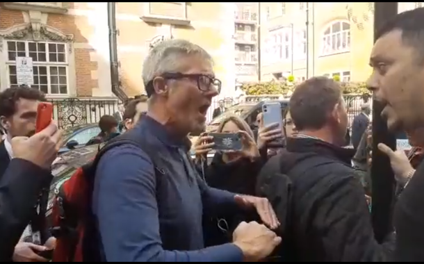 Cidadão britânico discute com bolsonarista no dia do funeral da rainha