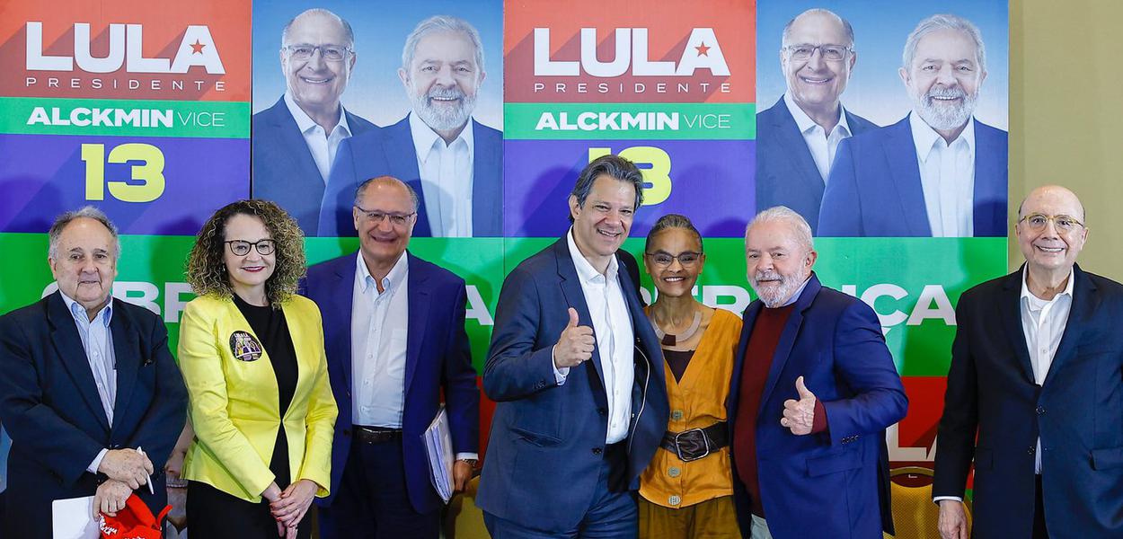 Lula recebe apoio de ex-candidatos a presidente da República