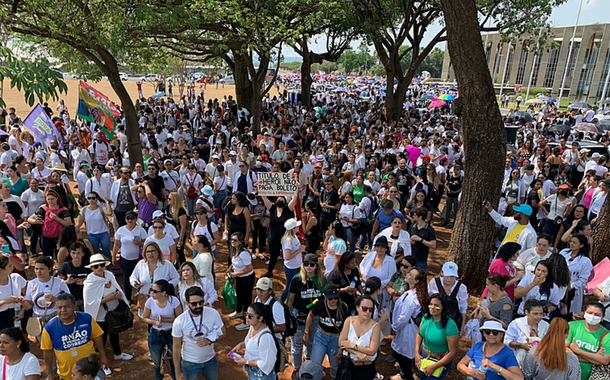 Segundo Sindicato dos Enfermeiros do DF, protesto na Esplanada dos Ministérios reuniu mais de 5 mil pessoas