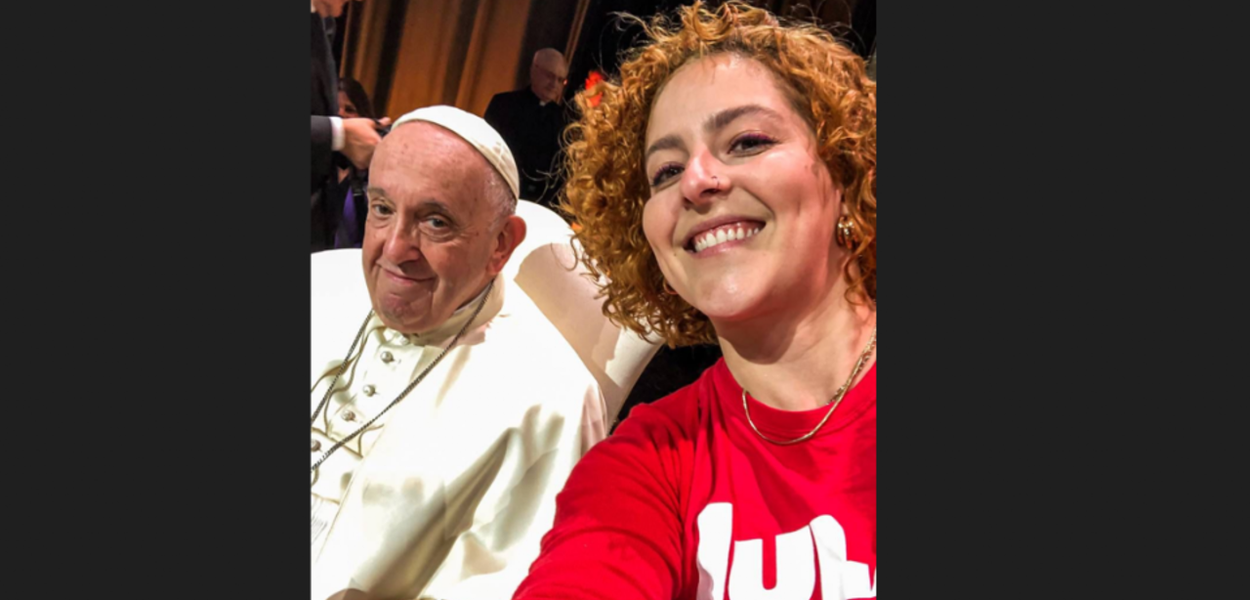 Papa Francisco e Carina Vitral