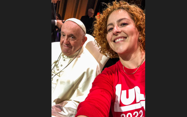 Papa Francisco e Carina Vitral