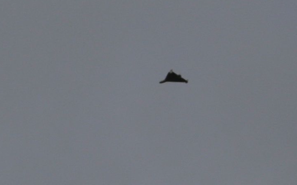 Suposto drone kamikaze Shahed-136 é visto sobre Odessa, Ucrânia. 23 de setembro de 2022