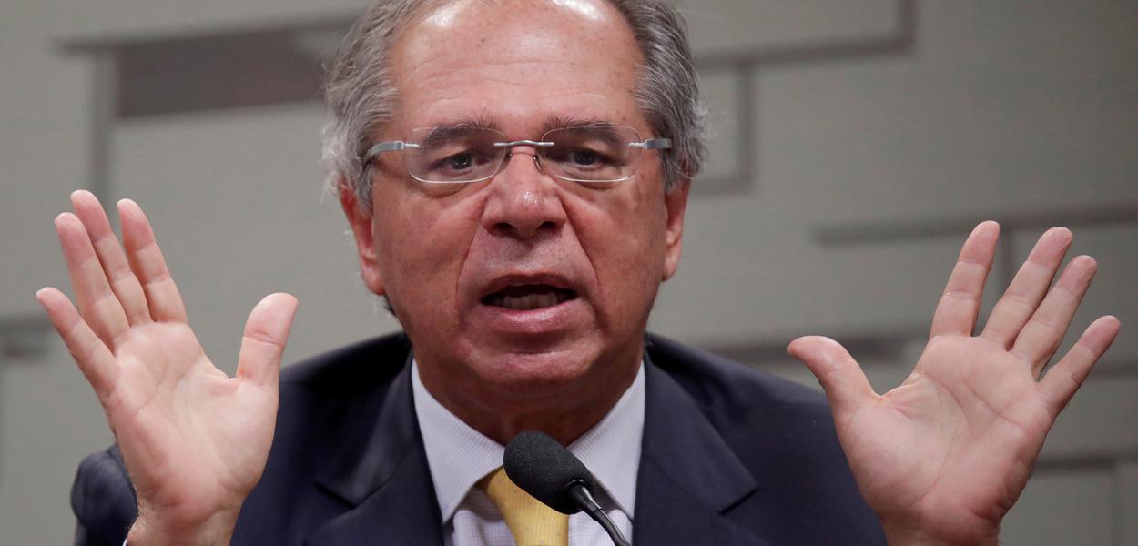 Ministro da Economia, Paulo Guedes, fala em comissão do Senado, em Brasília