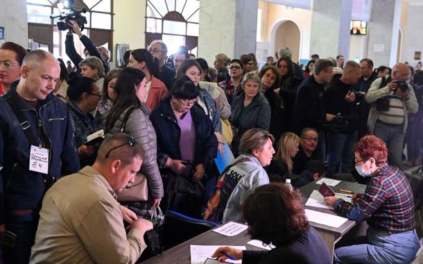 Sessão de votação em Donbass