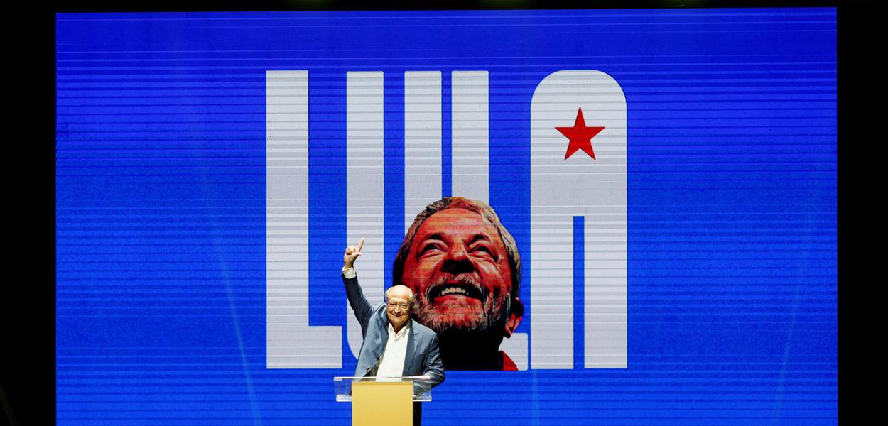 Alckmin, candidato a vice de Lula, discursa em São Paulo