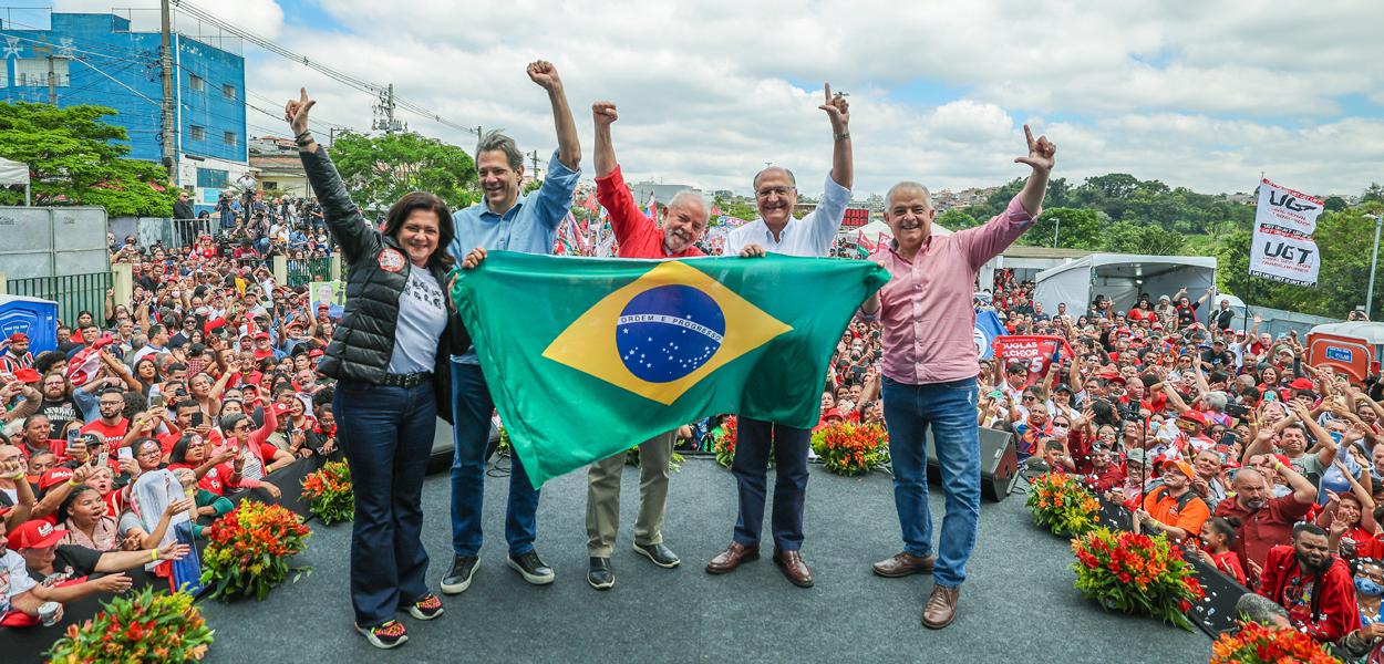 Da esq. para a dir.: Professora Lúcia França, Fernando Haddad, Luiz Inácio Lula da Silva, Geraldo Alckmin e Márcio França