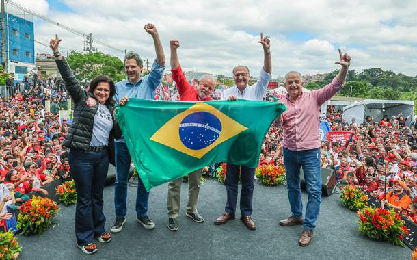 Da esq. para a dir.: Professora Lúcia França, Fernando Haddad, Luiz Inácio Lula da Silva, Geraldo Alckmin e Márcio França