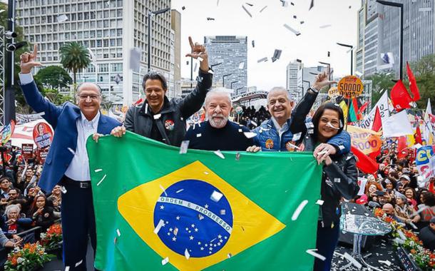 Da esq.: para a dir: Geraldo Alckmin, Fernando Haddad, Luiz Inácio Lula da Silva, Márcio França e Lúcia França, candidata a vice do PT na disputa pelo governo estadual
