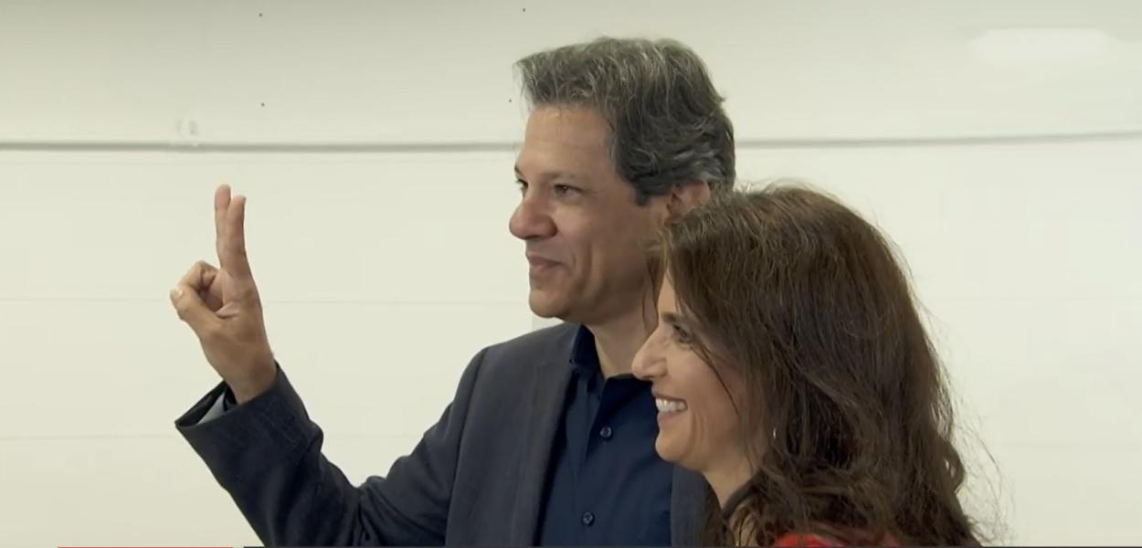 Fernando Haddad e sua esposa, Ana Estela (Foto: Reprodução/TV Globo) Fernando Haddad e sua esposa, Ana Estela