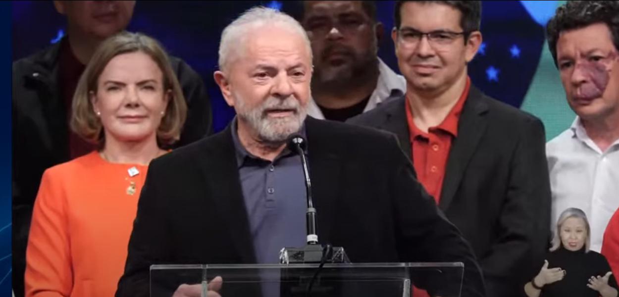 Luiz Inácio Lula da Silva fala sobre a vitória no primeiro turno das eleições
