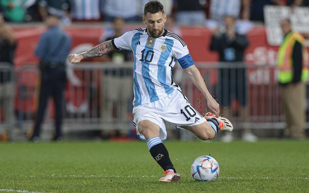 Messi em jogo da seleção argentina contra Jamaica