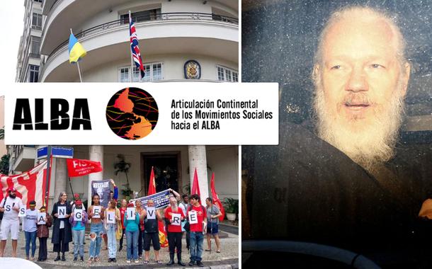 Julian Assange (à dir.)