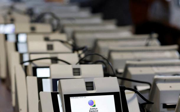 Urnas eletrônicas na sede do Tribunal Regional Eleitoral (TRE) do Paraná, em Curitiba