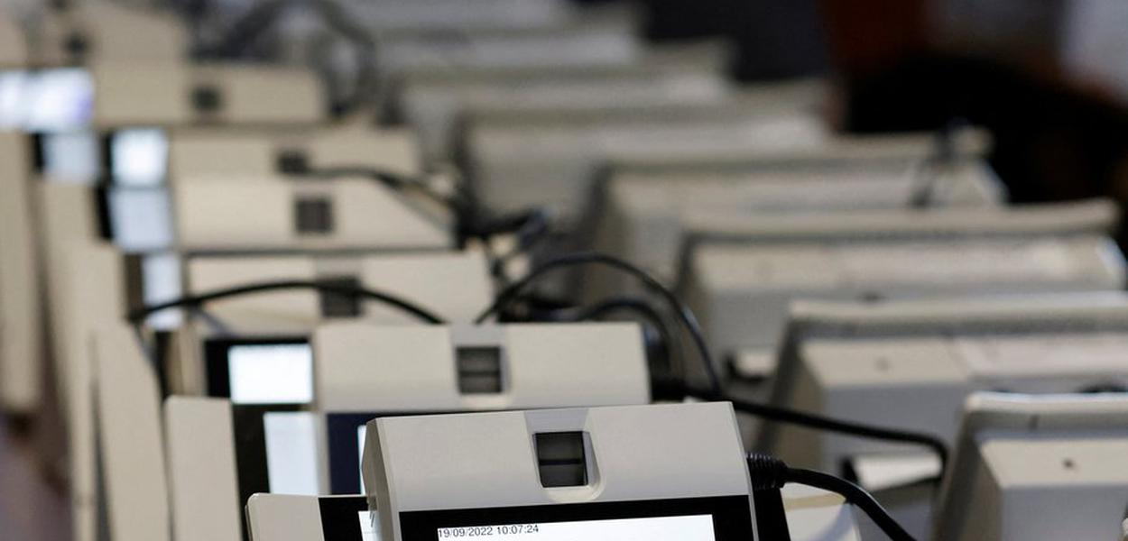 Urnas eletrônicas na sede do Tribunal Regional Eleitoral (TRE) do Paraná, em Curitiba