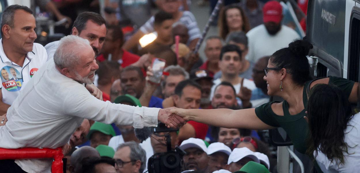 Ex-presidente e candidato ao Planalto Lula durante ato de campanha em Belford Roxo, na Baixada Fluminense 11/10/2022