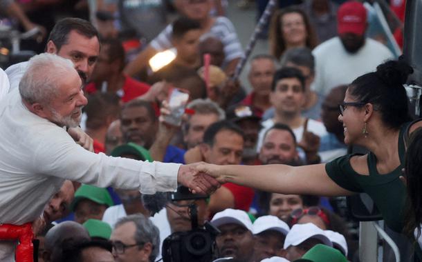 Ex-presidente e candidato ao Planalto Lula durante ato de campanha em Belford Roxo, na Baixada Fluminense 11/10/2022