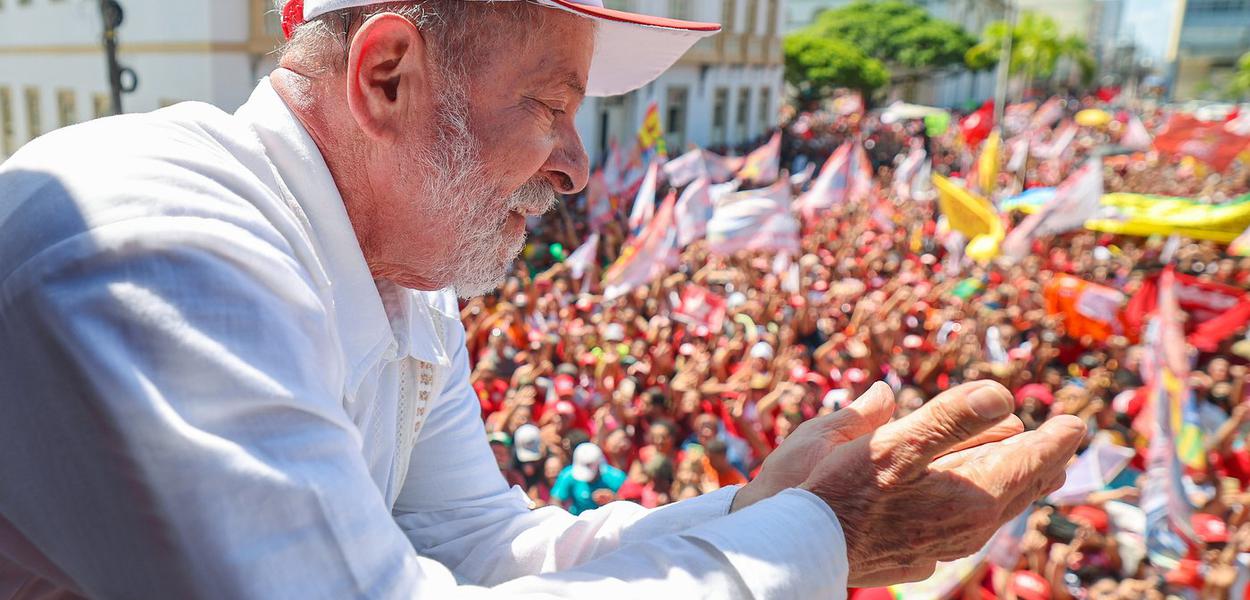 Lula em caminhada no Nordeste