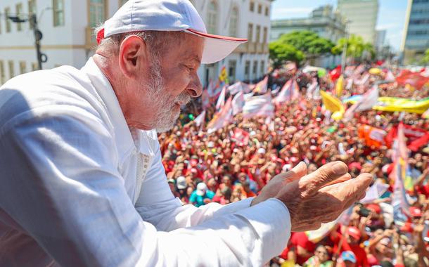 Lula em caminhada no Nordeste