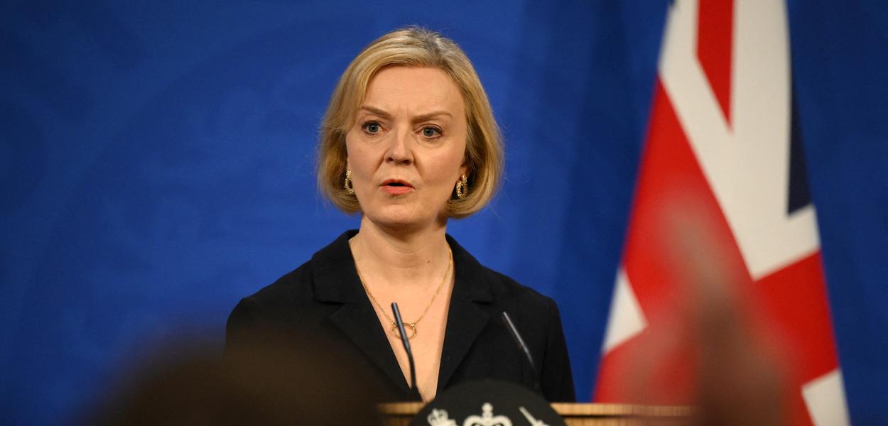Primeira-ministra britânica, Liz Truss, participa de coletiva de imprensa em Londres
