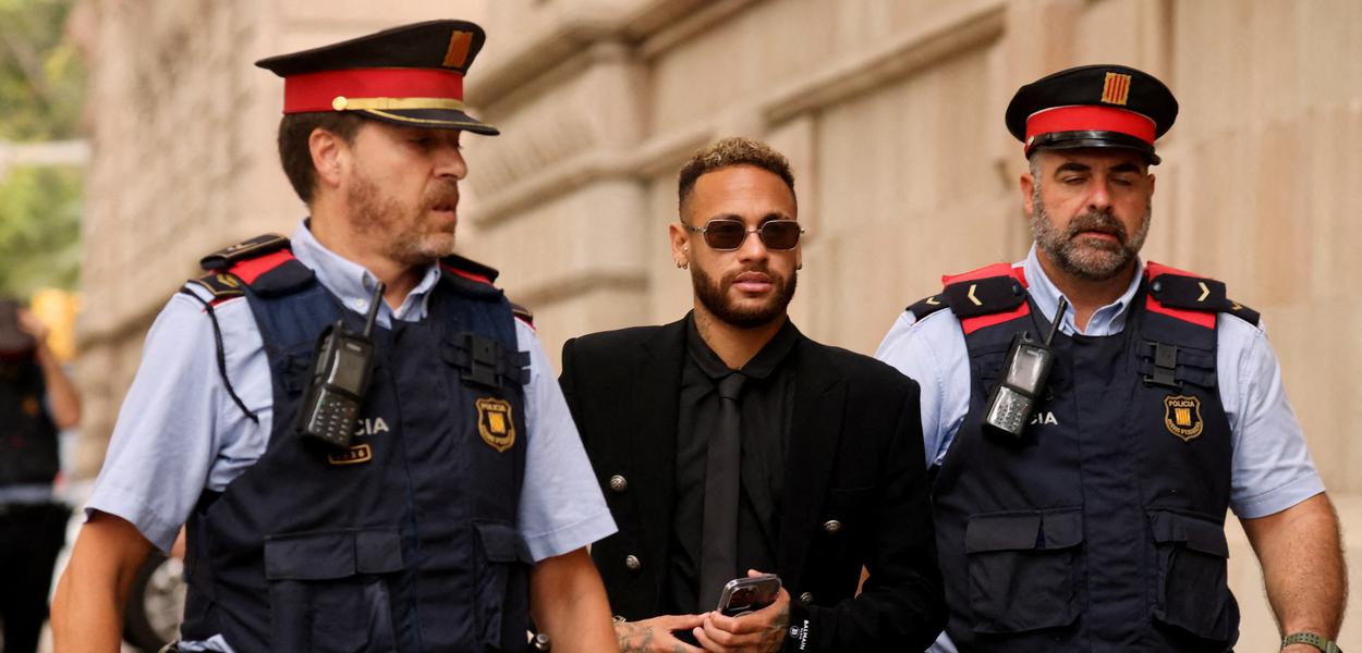 Neymar em tribunal de Barcelona