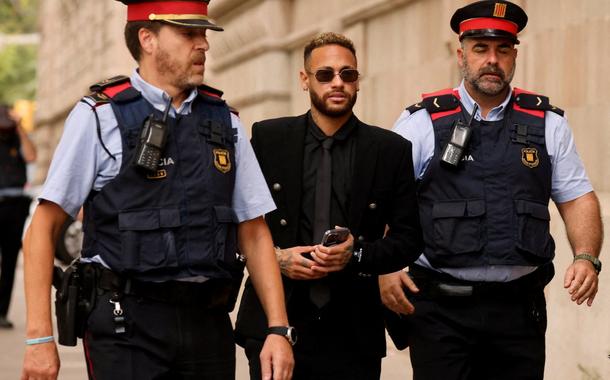 Neymar em tribunal de Barcelona