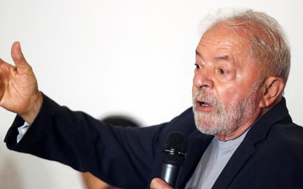 Ex-presidente Luiz Inácio Lula da Silva discursa durante encontro com líderes religiosos em São Paulo 17/10/2022
