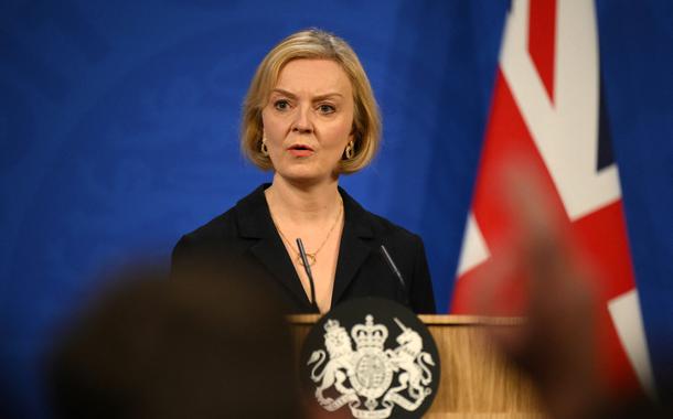 Primeira-ministra britânica, Liz Truss, participa de coletiva de imprensa em Londres