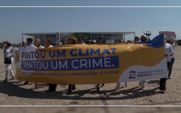 Manifestação em Brasília contra declarações de Jair Bolsonaro sobre adolescentes