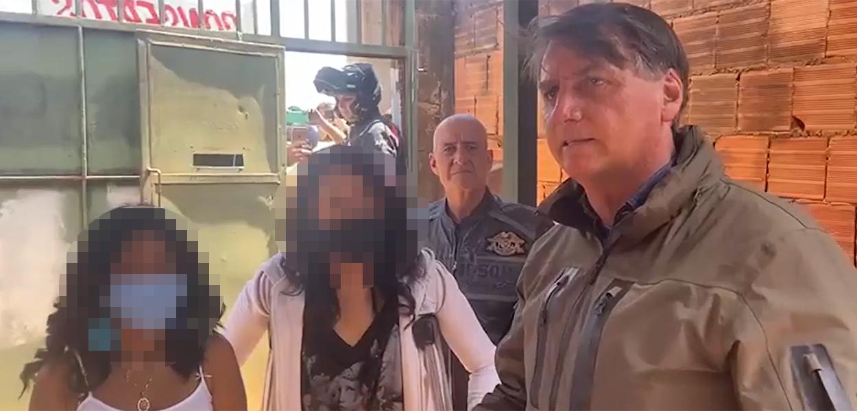 Bolsonaro visita casa de venezuelanas