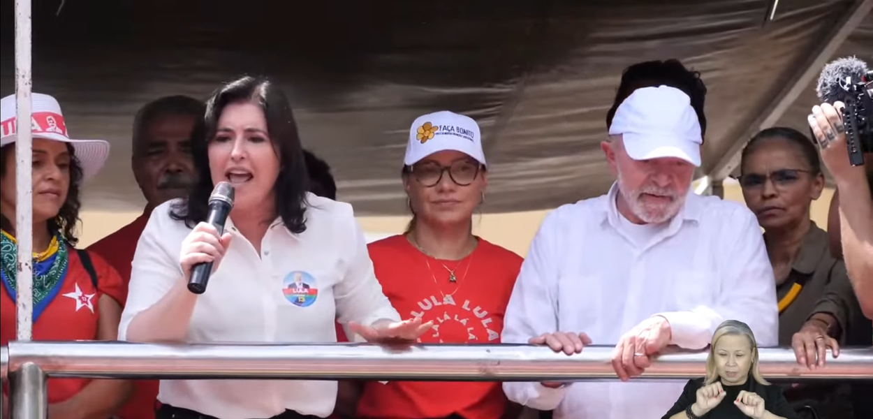 Simone Tebet, Janja e Lula em Teófilo Otoni, Minas Gerais (Foto: Reprodução) Simone Tebet, Janja e Lula em Teófilo Otoni, Minas Gerais