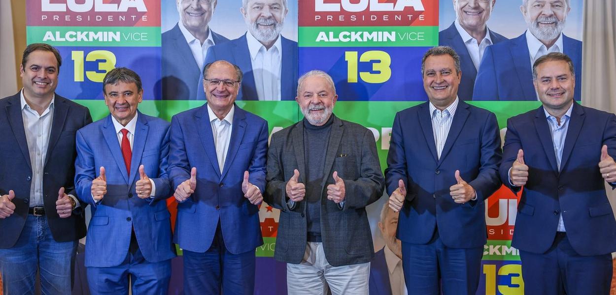 Lula e Alckmin com governadores do Nordeste
