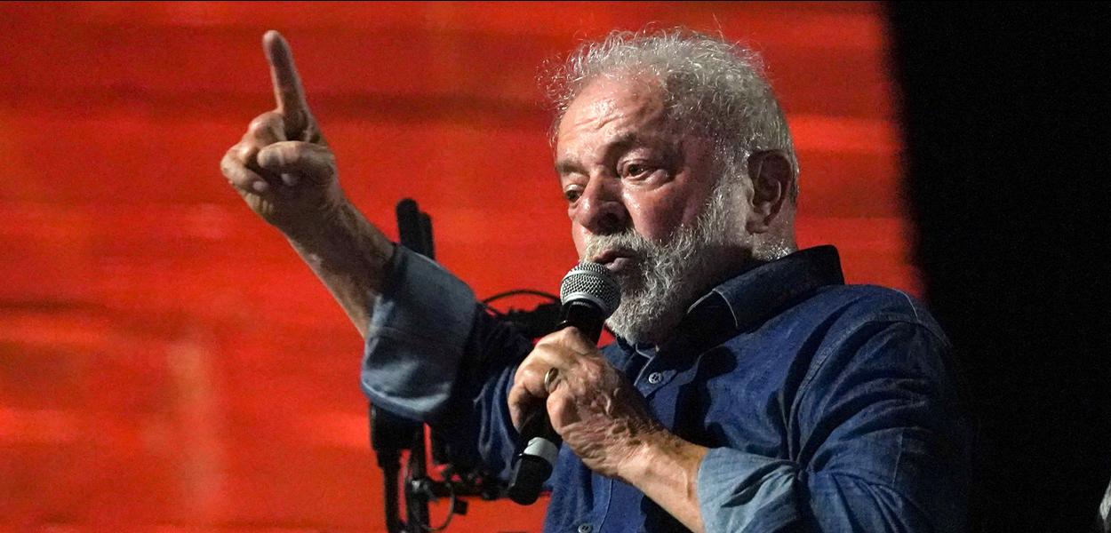 Lula discursa a apoiadores após ser eleito mais uma vez presidente da República 30/10/2022