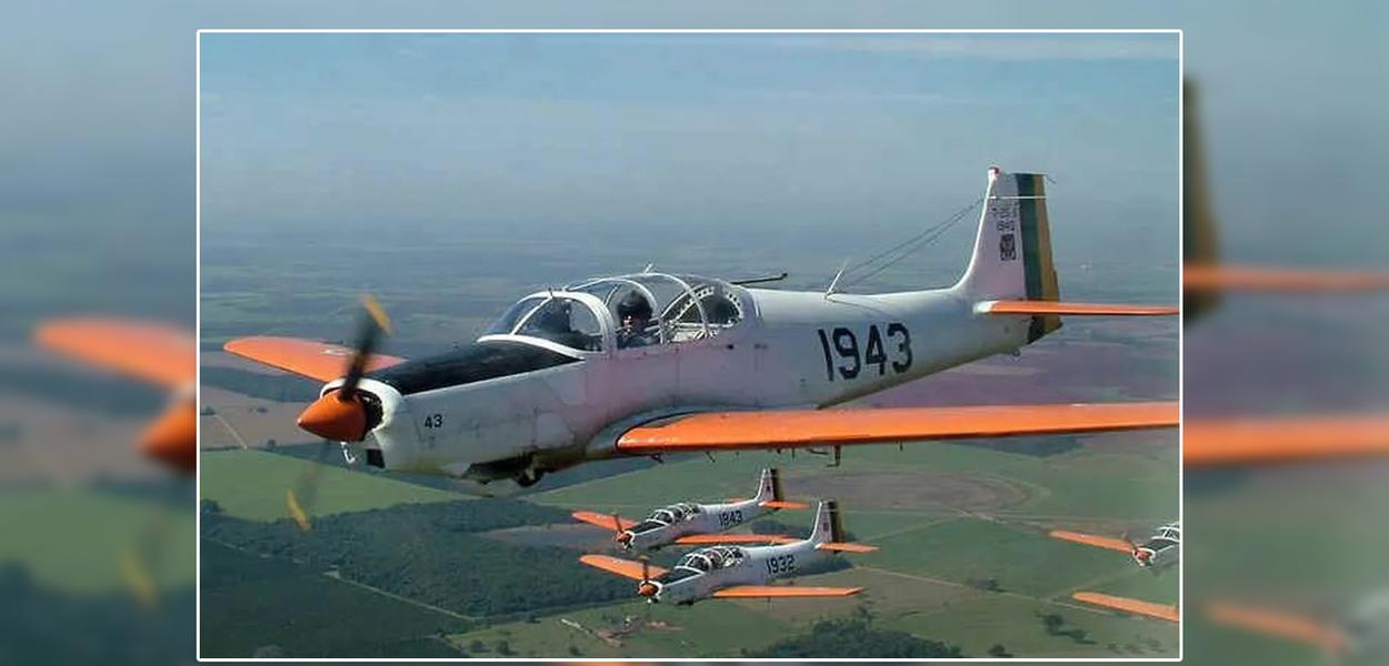 Avião da FAB, T-25