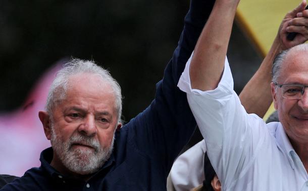 Lula e Alckmin participam de ato de campanha em Porto Alegre 19/10/2022